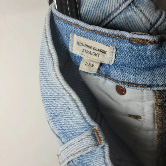 Madewell Mid-Rise Classic Straight Jeans in Wellingford Wash | Size 25P - Picture 5 of 10